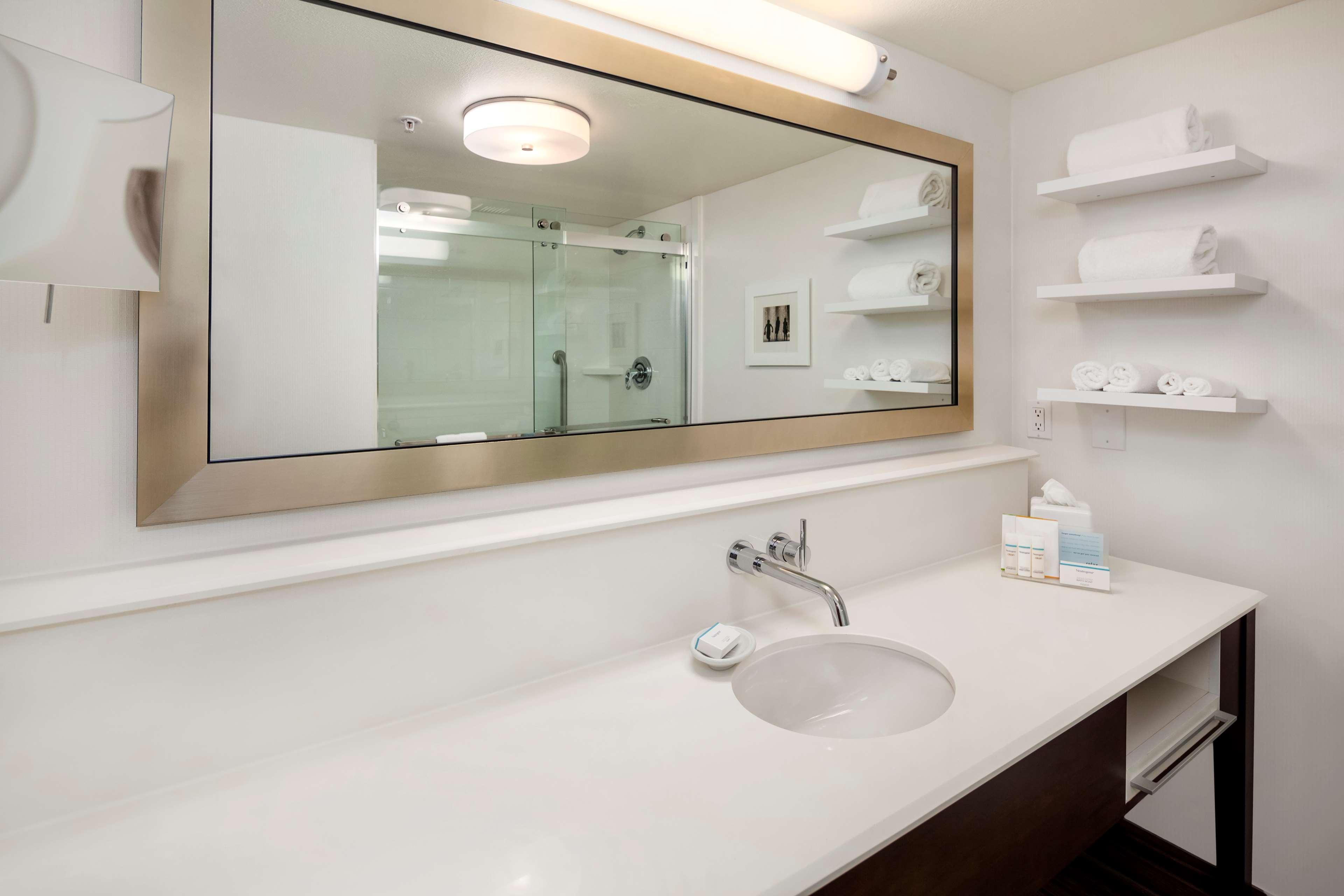 Hampton Inn & Suites Seattle North/Lynnwood Zewnętrze zdjęcie