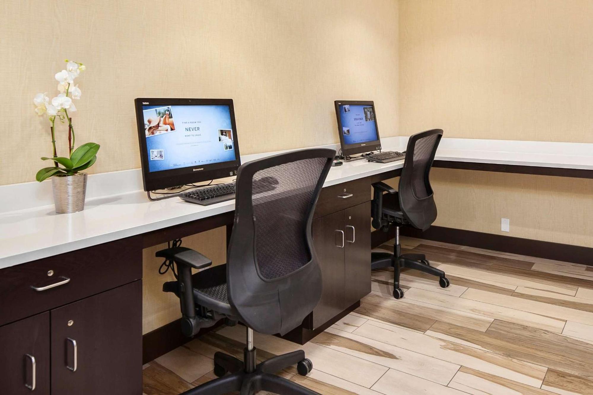 Hampton Inn & Suites Seattle North/Lynnwood Zewnętrze zdjęcie