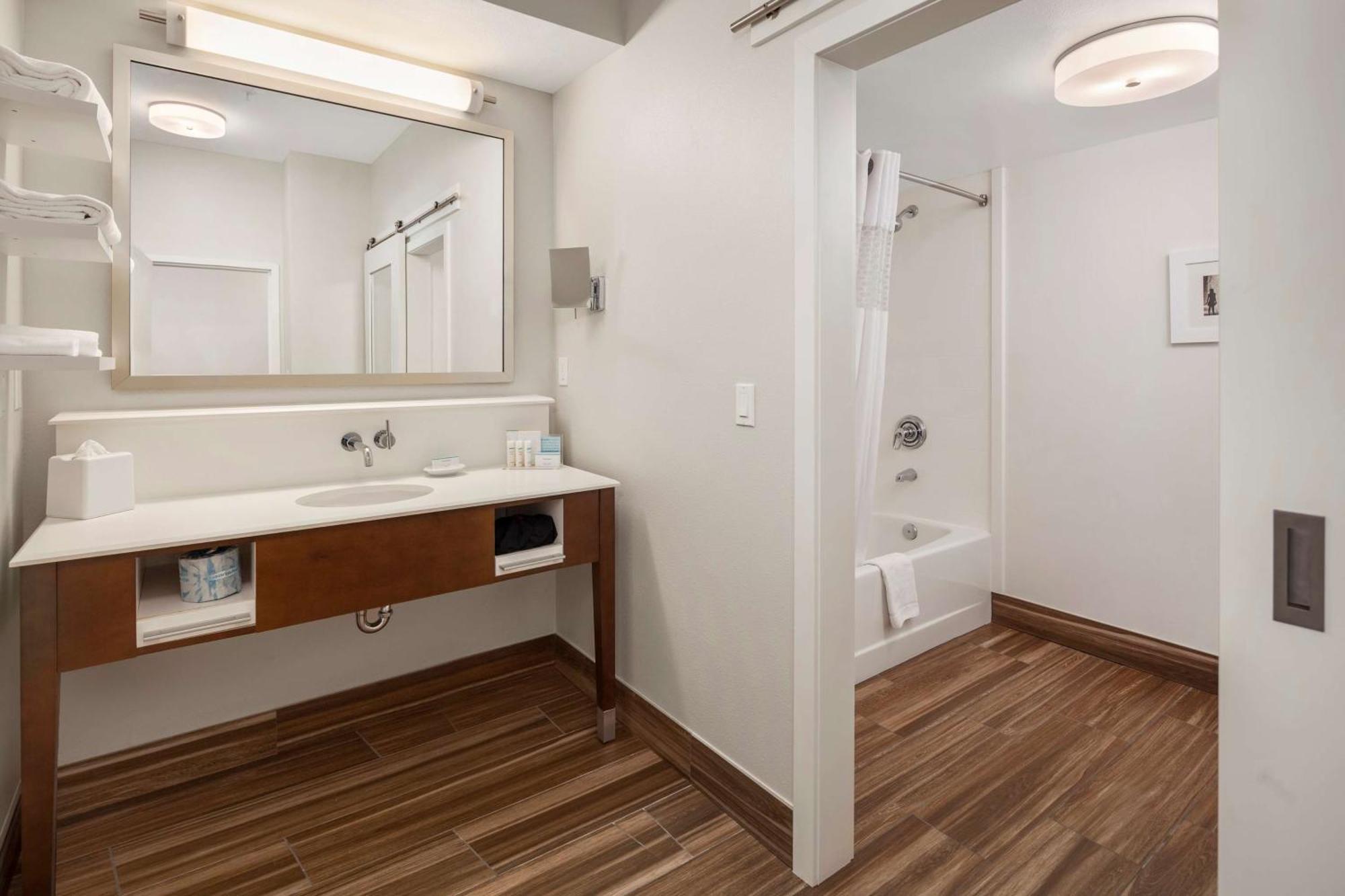 Hampton Inn & Suites Seattle North/Lynnwood Zewnętrze zdjęcie