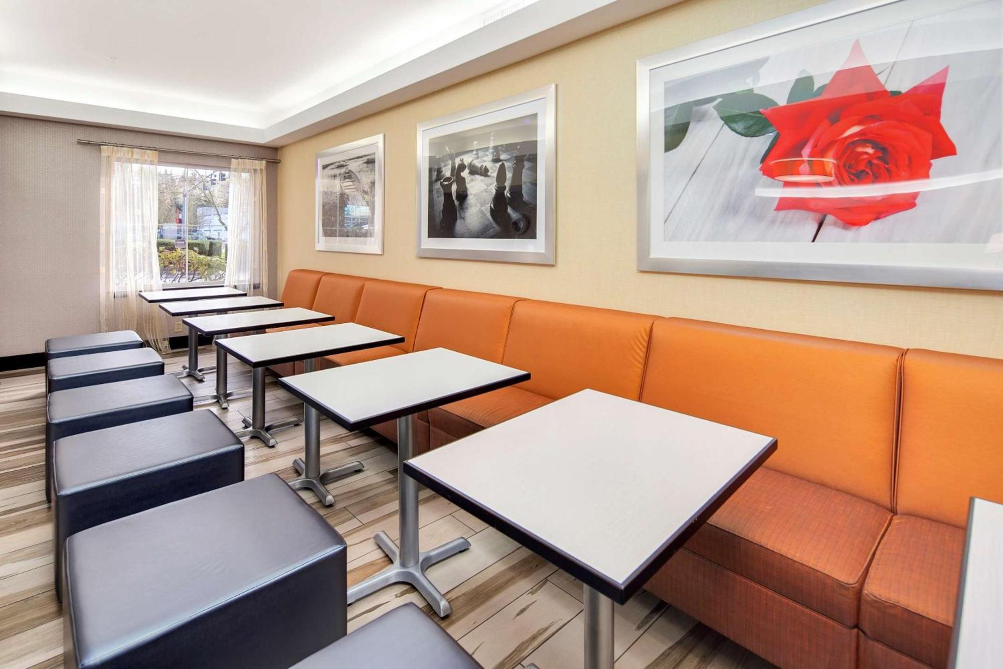 Hampton Inn & Suites Seattle North/Lynnwood Zewnętrze zdjęcie